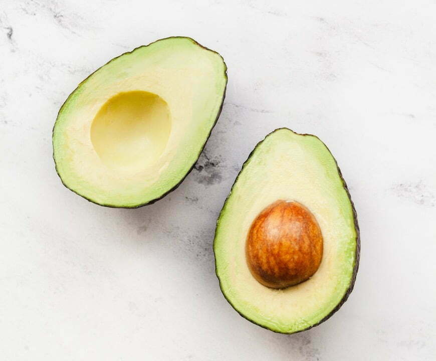 7 ingredients you find at home that keep the skin radiant - check out natural home remedies that help you rejuvenate your skin and keep it healthy and youthful.