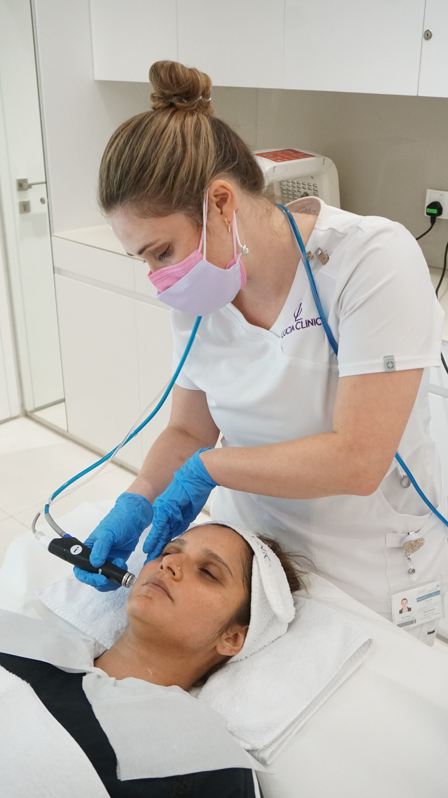 LUCIA’S SIGNATURE FACIAL - A JOURNEY TO A BEAUTIFULLY HYDRATED FACE