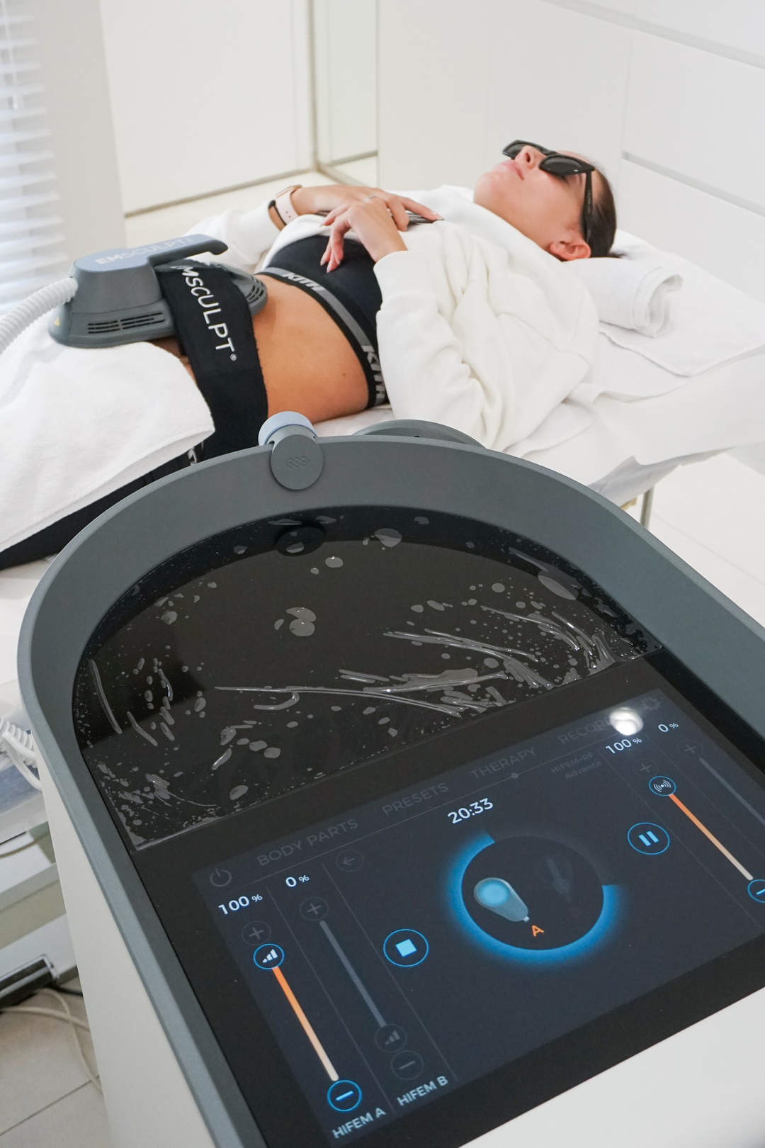 EmSculpt NEO treatment affects fat cells and can reduce the unwanted fat pockets.