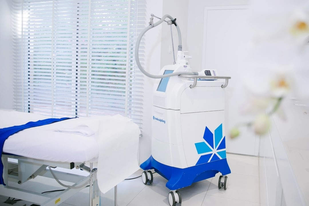 FREEZE AWAY UNWANTED FAT