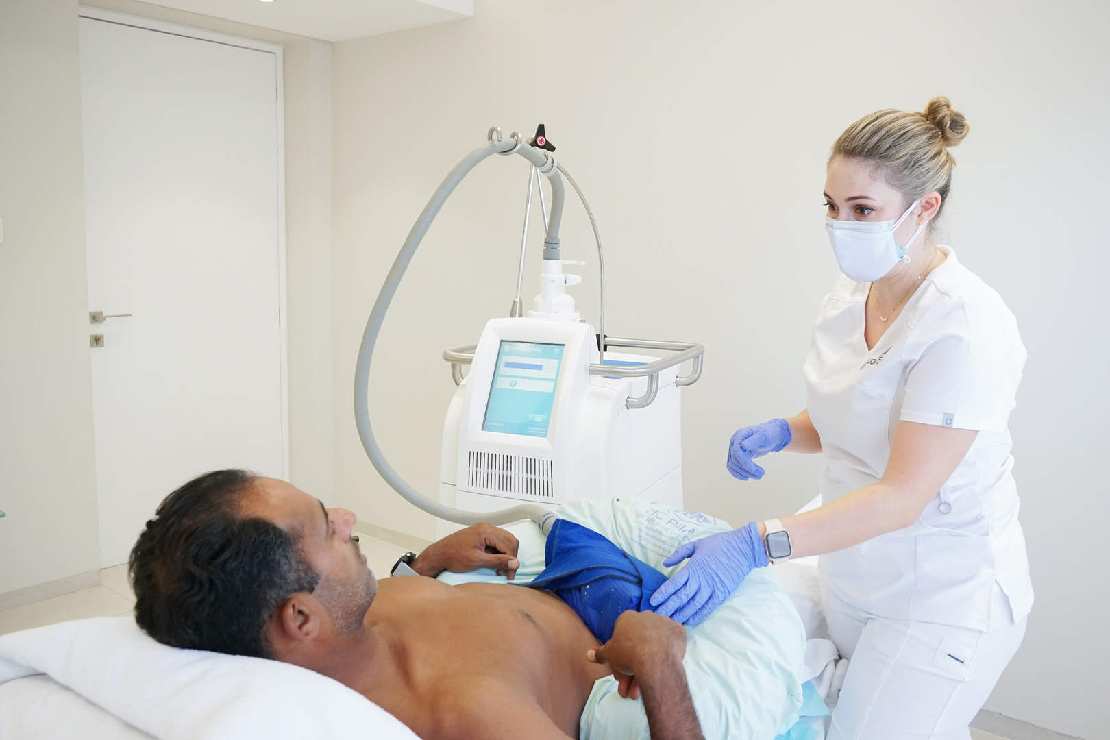 Body contouring provided with CoolSculpting treatment, offers men a chance to reduce unwanted deposits of fat in their chest, thighs and abdomen.