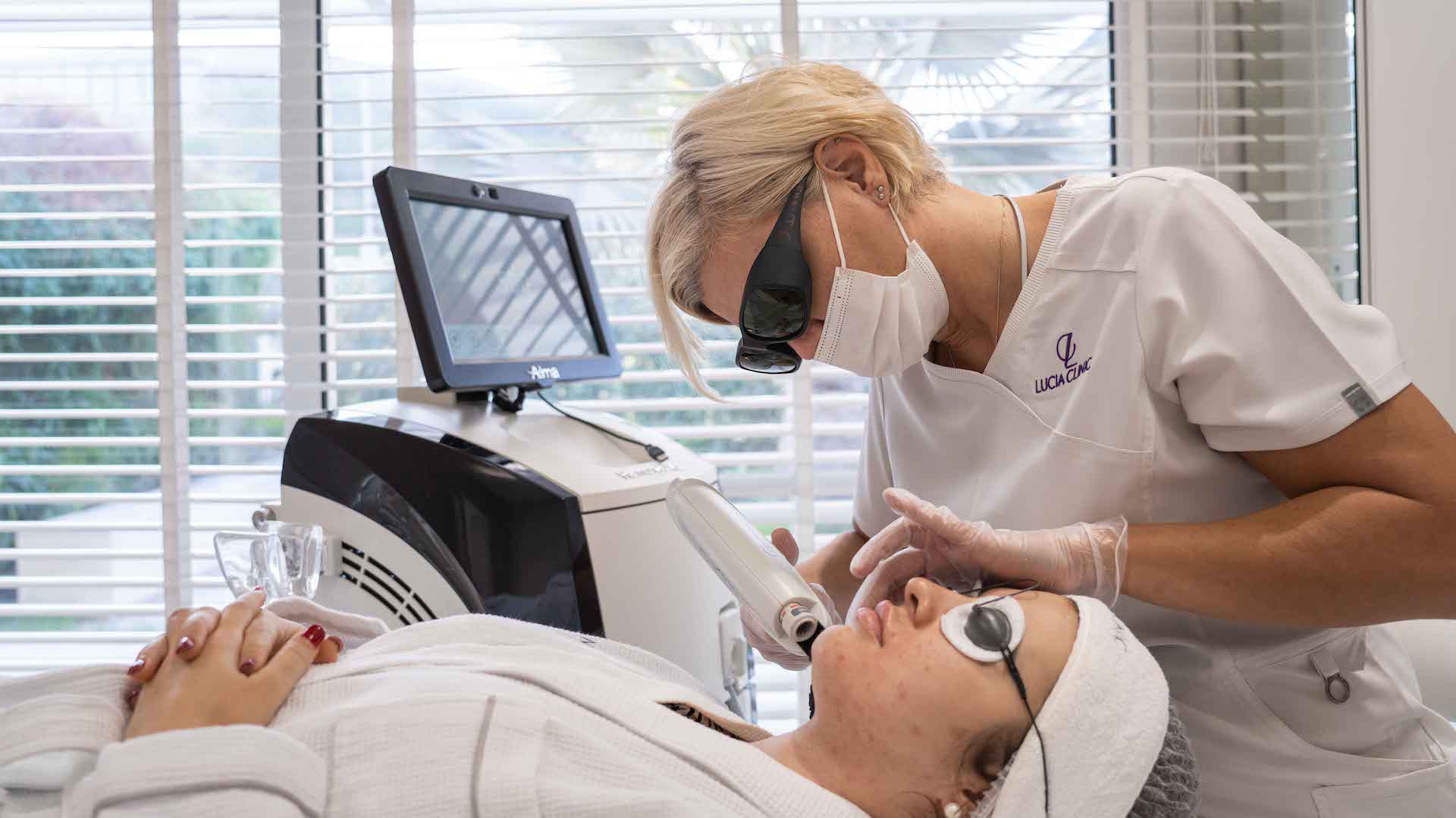 ClearSkin, non-invasive and effective anti-acne treatment - eliminate dead skin cells and acne causing bacteria with this non-ablative laser for healthy skin.