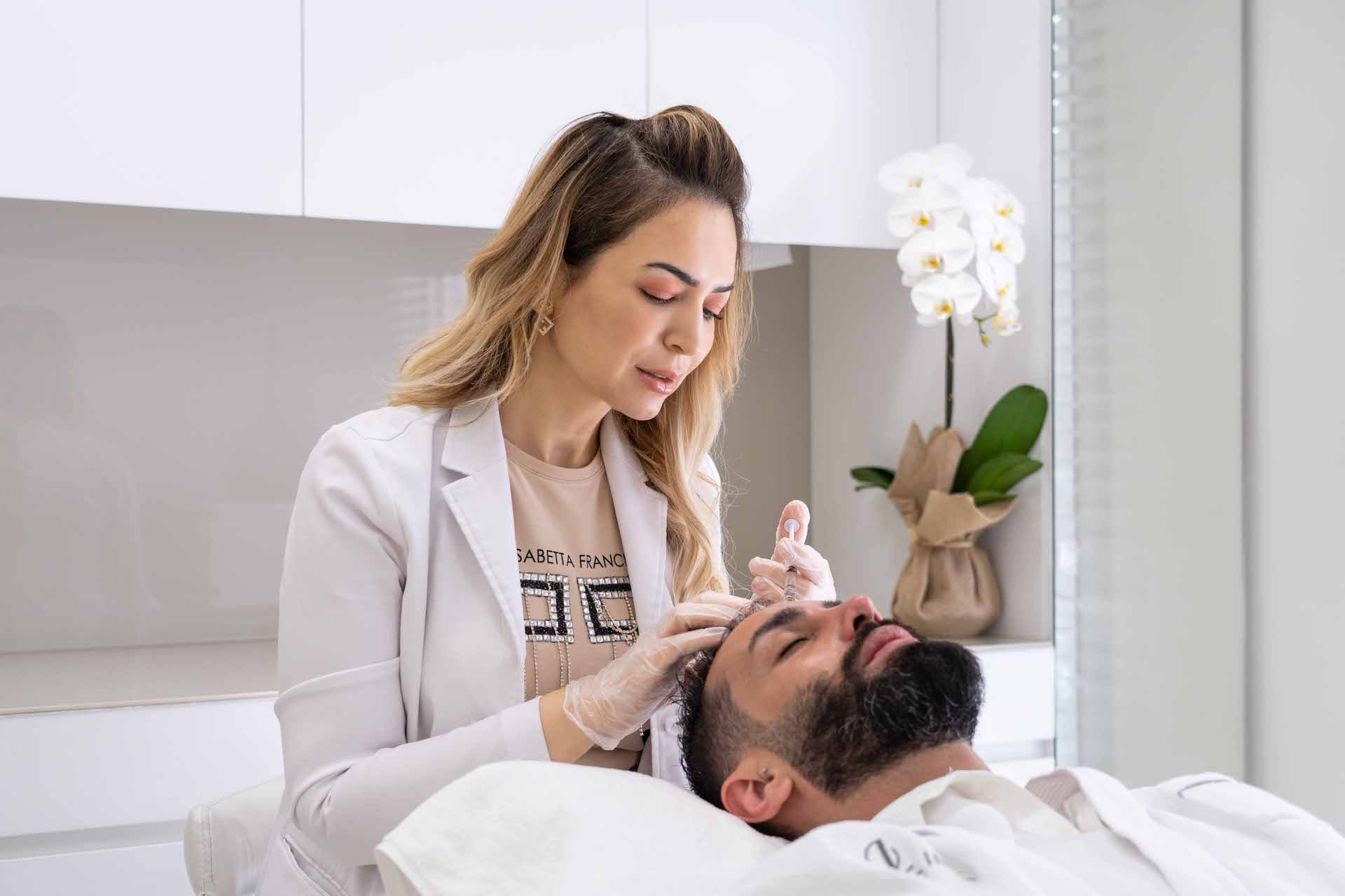 Ellanse dermal filler for quick volume and lasting results - get naturally plumper, brighter and firmer facial features by boosting collagen level in your skin.