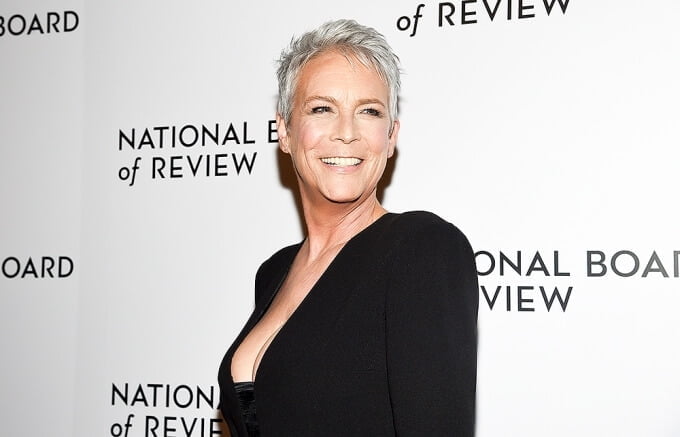 Jamie Lee Curtis a superstar who always looks gorgeous - and she always will look great but a little nip and tuck help her to maintain her attractive figure.