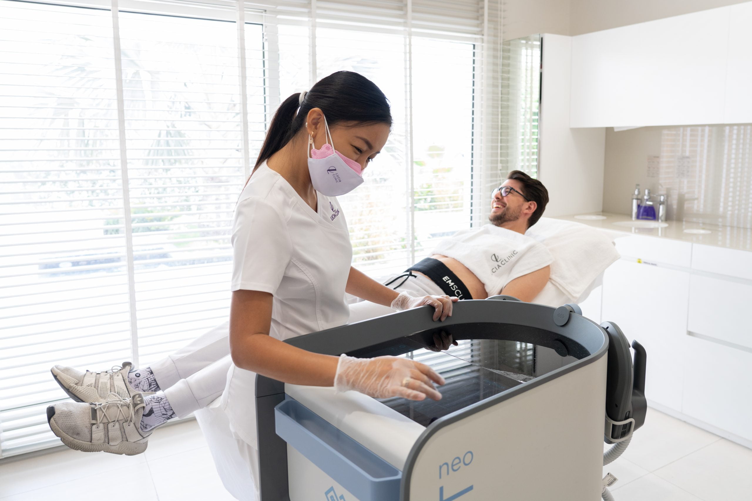 Superb body sculpting, Lucia Clinic EmSculpt NEO for men - melt stubborn fat deposits and define muscle groups simultaneously with this exclusive treatment.