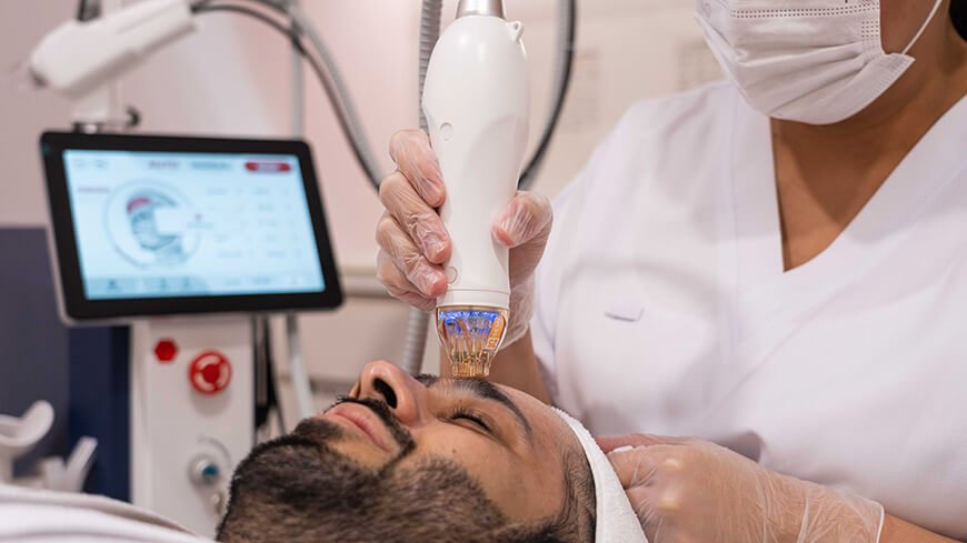 Lucia Clinic Secret Erbium laser therapy for oily skin